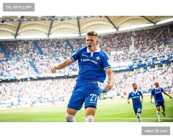 达姆施塔特主场对阵沙尔克，比赛期间球迷突发昏迷情况危急